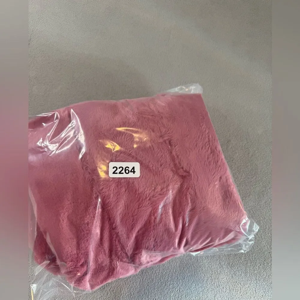 J Crew Women’s faux fur vest from J Crew size M - Picture 16 of 16